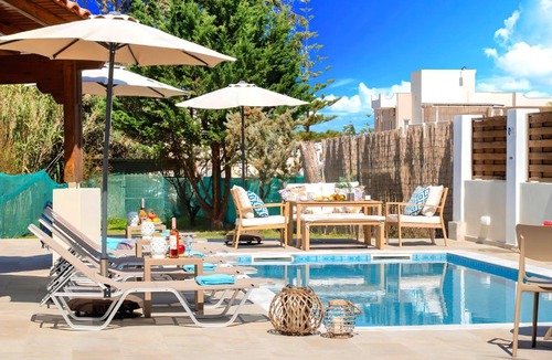 Paralia Kourna Villa | Eliomar Beachside Villa