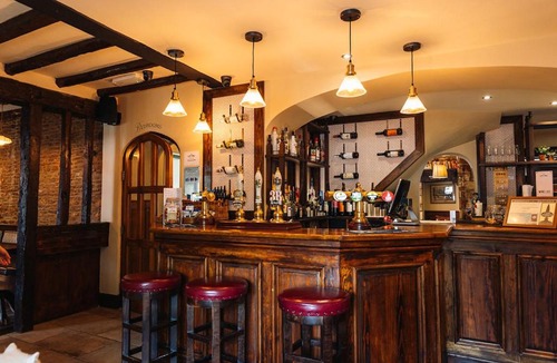 South Cerney Hotel | Eliot Arms