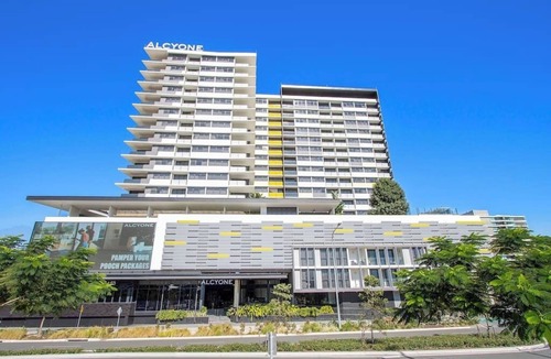 Hamilton Apartment | Elite elegance 2BR@Hamilton APT with Parking