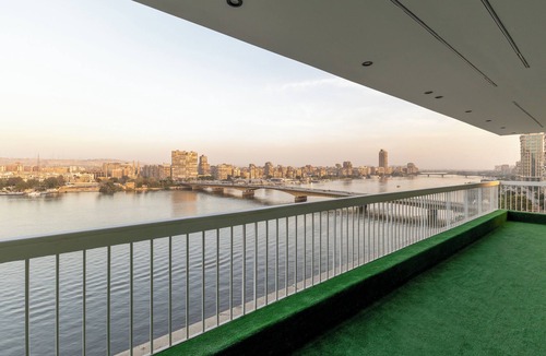 Oula Apartment | ELITE Premium 4BR Nilefront Apartment