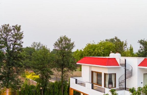 Gurugram Villa | ELIVAAS Sanisa Farm 3-BHK Farmhouse with Pvt Pool, Game Zone & Lush Garden
