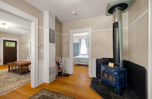 Springfield House | Elizabeth Page House - Charming & Modern Bungalow home