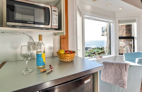 Elk Bed & Breakfast | Elk Cove Inn & Spa
