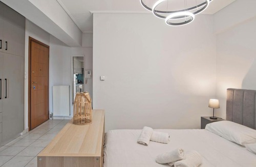 Peiraiki Apartment | Ella Suite Piraeus Stylish St, Balcony & Sea View
