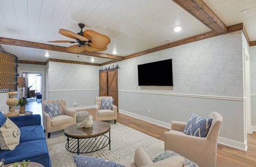 Galena Condo | Elle & Becks Second Floor Suite