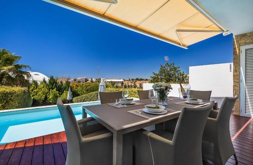 Correeira Villa | ELLE Design Villa by OCvillas - Private Heated Pool and Jacuzzi