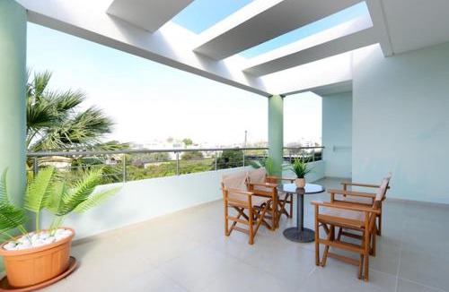 Petaloudes Apartment | Elli Garden View - Spacious Fully Equipped Apartment