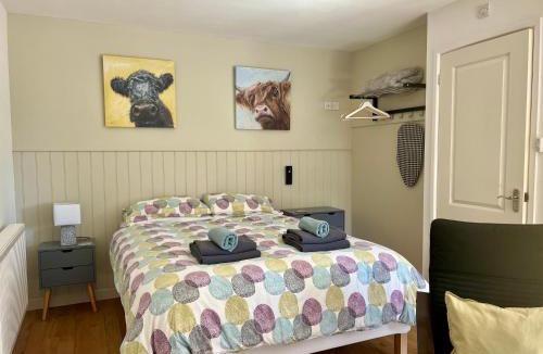 Yardley Gobion Cabin | Elm Tree Farm Accommodation