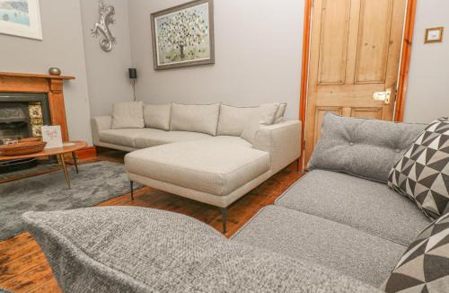 Looe House | Elmbank