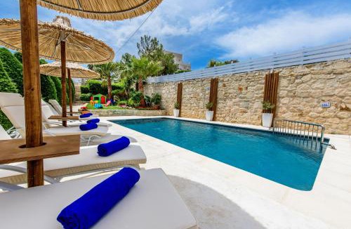 Gerani Villa | Elmyra Villa, Heated Pool & Walking to beach, By ThinkVilla