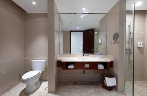 Guzhen Hotel | Elong Me Hotel