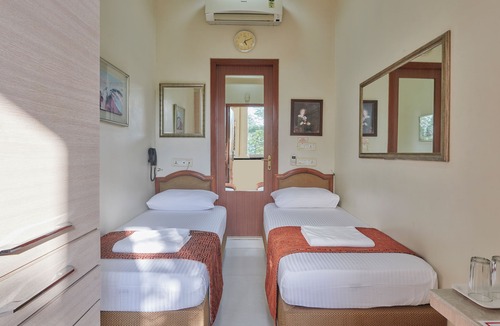 Fort Hotel | Elphinstone Hotel