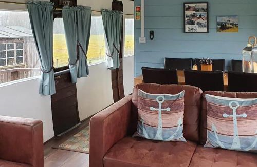 Blue Anchor House | Elsie