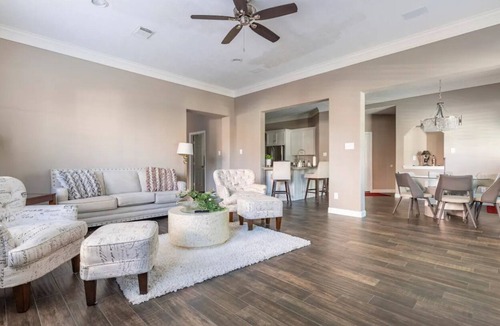 Champion Forest House | ELUX with heated pool spa