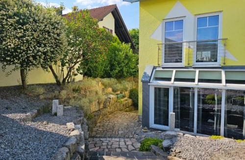 Obergroningen Apartment | ELW sonnig,Terasse, bis zu 13 Schlafpl.