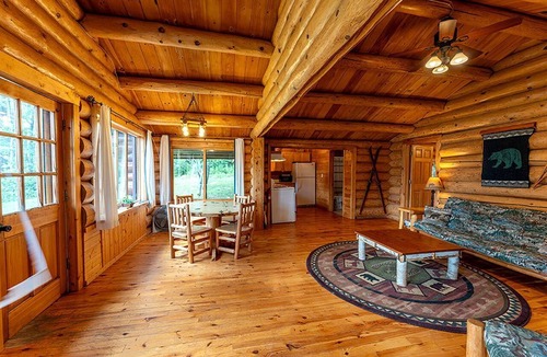 Ely Cabin | Ely Pet-Friendly Cabin Rental for Memorable Lakeside Vacations in Minnesota