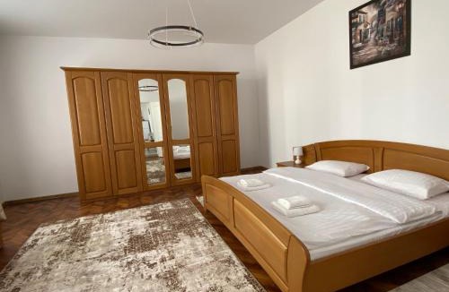 Center Apartment | Ely`s Place