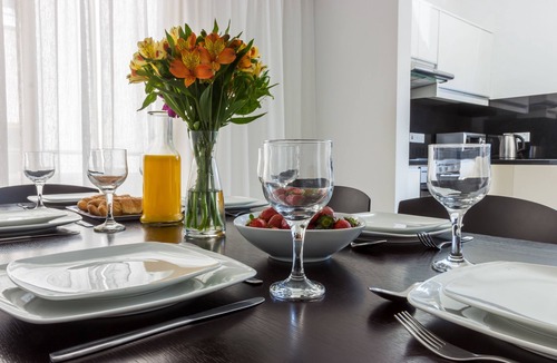 Universal Apartment | Elysia Park