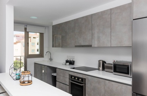 Universal Apartment | Elysia Park