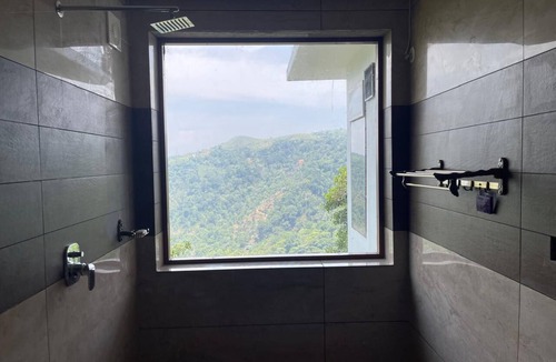 Elappara Hotel | Elysian Fields
