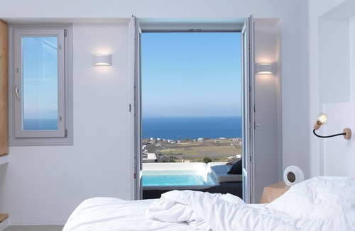 Finikia House | Elysian Santorini
