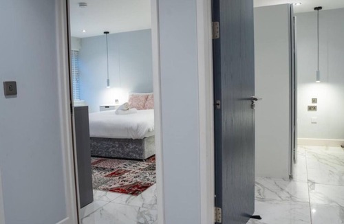 Edgbaston Apartment | Elysium Haven 2 BED 2 BATH SLEEPS 6 Netflix, FREE Parking and POOL TABLE