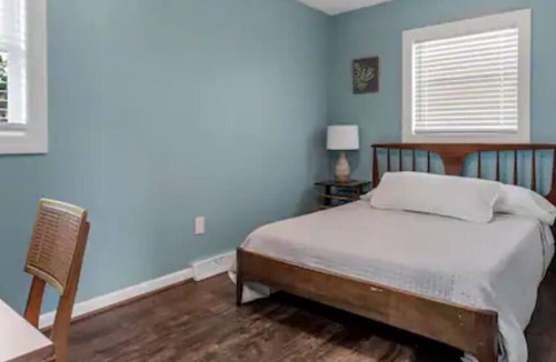 Northview House | ELYSIUM * HotTub 4bed 2bath Near EVERYTHING!