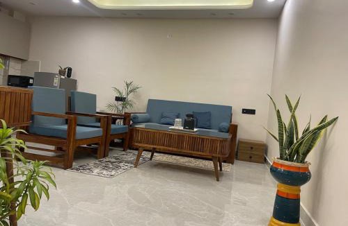 Sainik Farm Apartment | Elysium