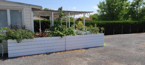Montjean House | EMA Cottage