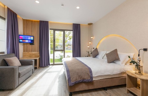 Kepez Hotel | Ema Houses