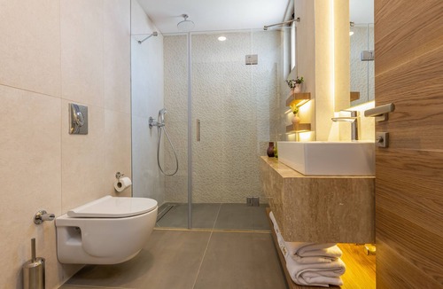Kepez Hotel | Ema Houses