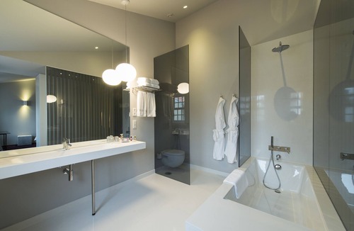 Old Town Hotel | EMAJ Guimarães Boutique Hotel