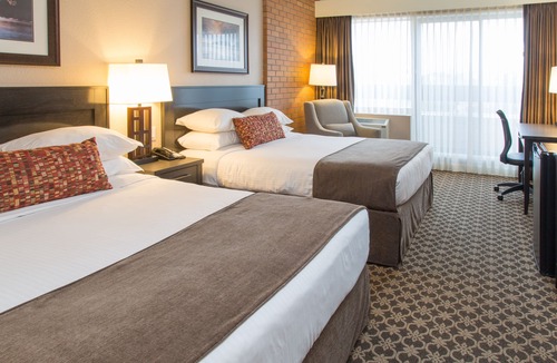 James Bay Hotel | Embassy Inn