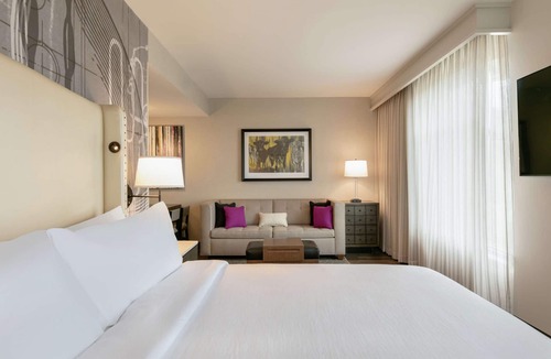 Berkeley Heights Hotel | Embassy Suites by Hilton Berkeley Heights