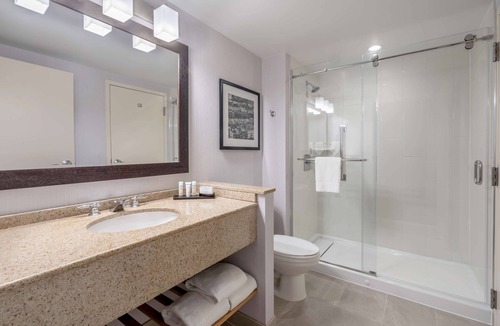 East Boston Hotel | Embassy Suites Boston Logan Airport