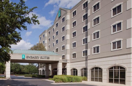 Gateway Hotel | Embassy Suites by Hilton Austin The Domain Area
