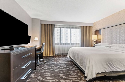 Crystal City Hotel | Embassy Suites by Hilton Crystal City National Airport