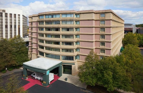 Rosemont Hotel | Embassy Suites by Hilton Chicago O'Hare Rosemont