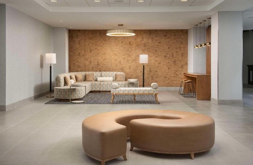 Ashburn Hotel | Embassy Suites by Hilton Dulles North Loudoun