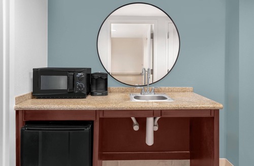 Estero Hotel | Embassy Suites by Hilton Fort Myers Estero