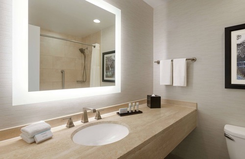 Chesterbrook Hotel | Embassy Suites by Hilton Philadelphia Valley Forge