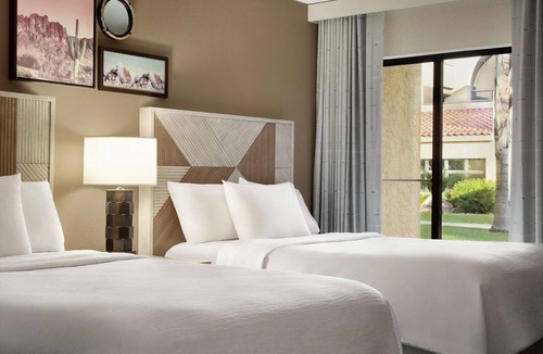 Tempe Hotel | Embassy Suites by Hilton Phoenix Tempe