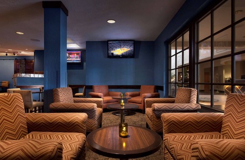 Tempe Hotel | Embassy Suites by Hilton Phoenix Tempe
