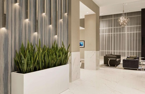 Northeast Mississauga Hotel | Embassy Suites By Hilton Toronto Airport