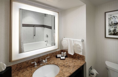 Tysons Hotel | Embassy Suites by Hilton Tysons Corner