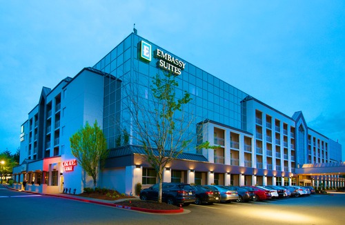 East Lake Hills Hotel | Embassy Suites by Hilton Seattle Bellevue