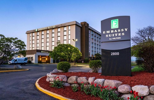 West Bloomington Hotel | Embassy Suites by Hilton Minneapolis Bloomington Edina