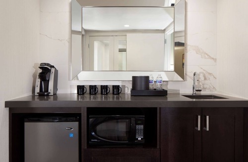 Eastwick Hotel | Embassy Suites by Hilton Philadelphia Airport