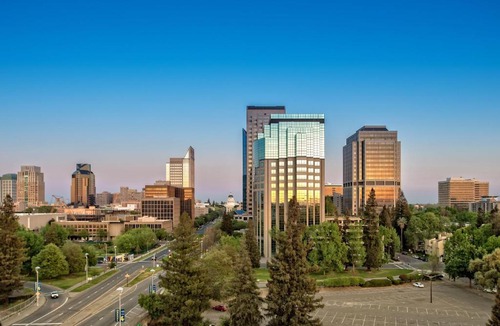 Central Sacramento Hotel | Embassy Suites by Hilton Sacramento Riverfront Promenade