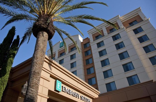 Central Sacramento Hotel | Embassy Suites by Hilton Sacramento Riverfront Promenade